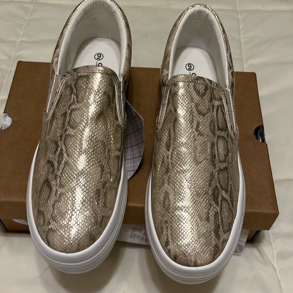 Metallic Snake print Sneakers